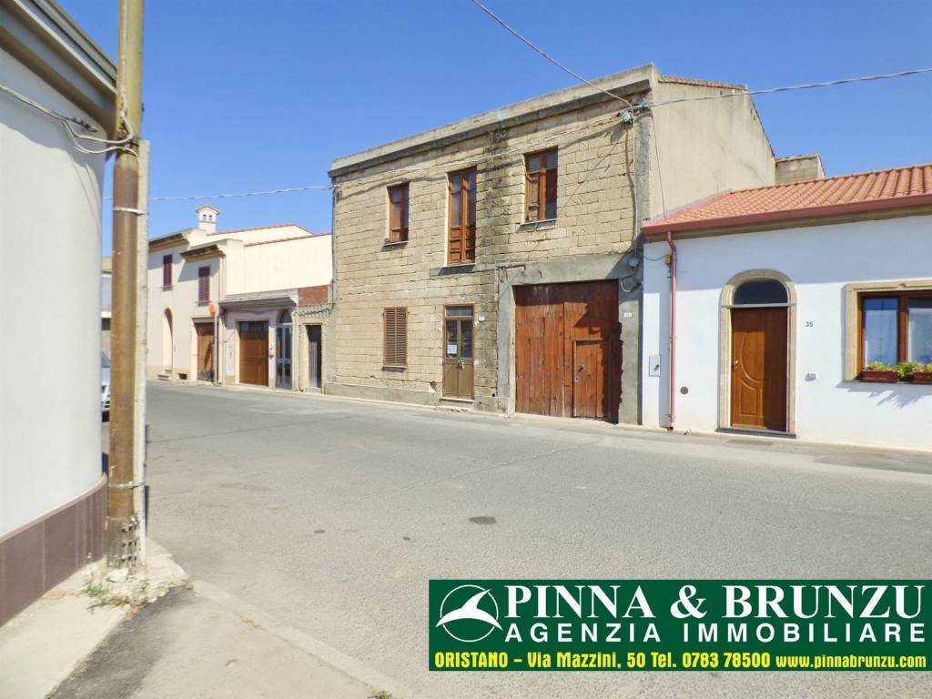 Villa a Cabras in VIA DIAZ , 33 - Foto 2