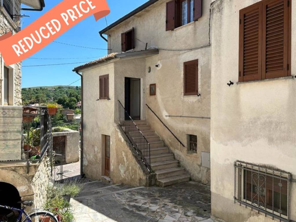Casa indipendente a Roccamorice in Vicolo Chiuso del Castello - Foto 1