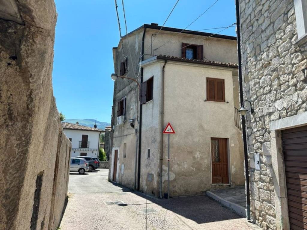 Casa indipendente a Roccamorice in Vicolo Chiuso del Castello - Foto 3