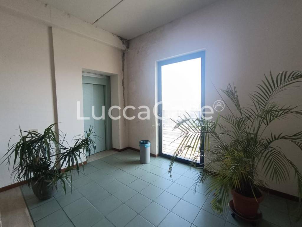 Immobile a Lucca in Via Alcide De Gasperi, 37 - Foto 2