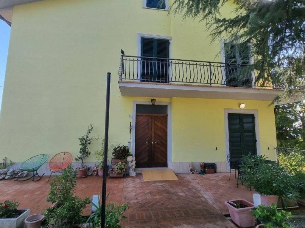 Casa indipendente a Loro piceno in Contrada Cerrone Varco - Foto 2