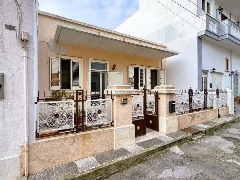Casa indipendente a Tricase in Via Giorgio Sidney Sonnino - Foto 2