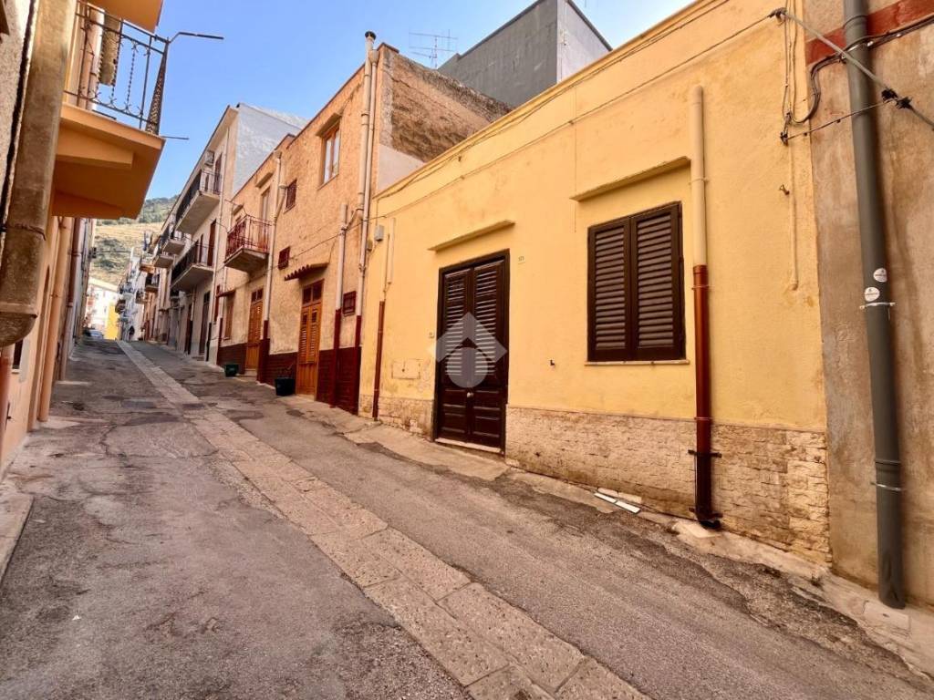 Casa indipendente a Castellammare del golfo in Via Alonzo, 101 - Foto 2