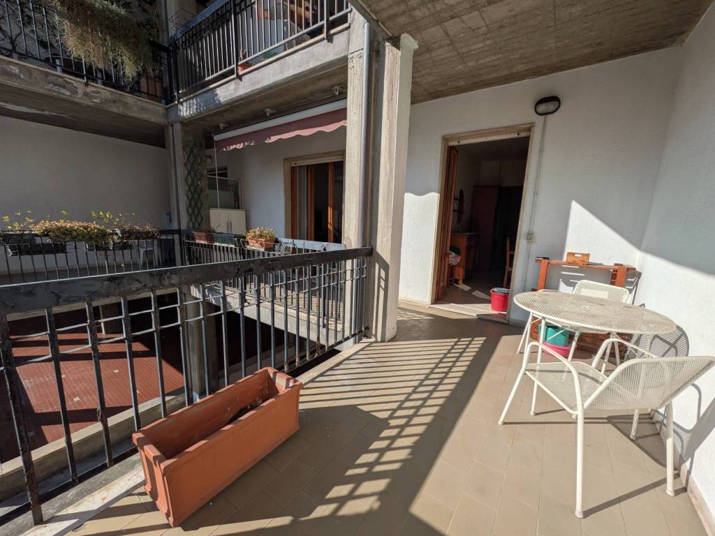 Appartamento a Verona in Via Giuseppe Zamboni, 20 - Foto 2