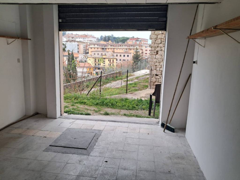 Box / garage a Alatri in Via Alcide De Gasperi, 9 - Foto 5