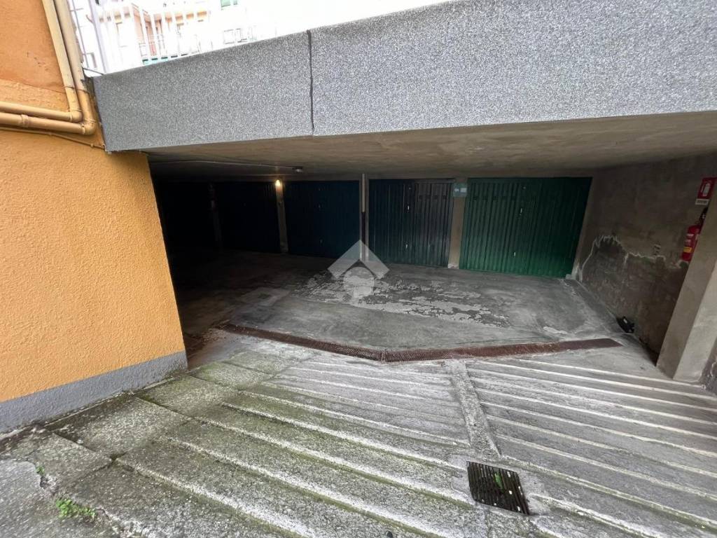 Box / garage a Novara in Via Cadore, 4 - Foto 2