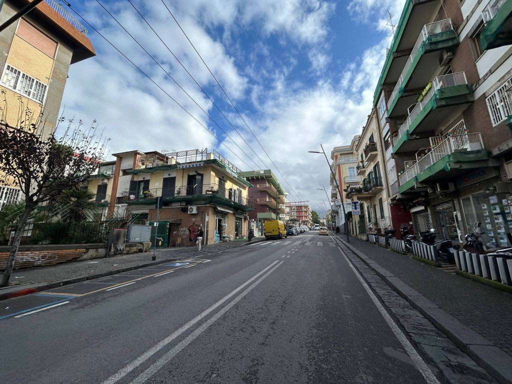 Immobile a Portici in Via Armando Diaz - Foto 3