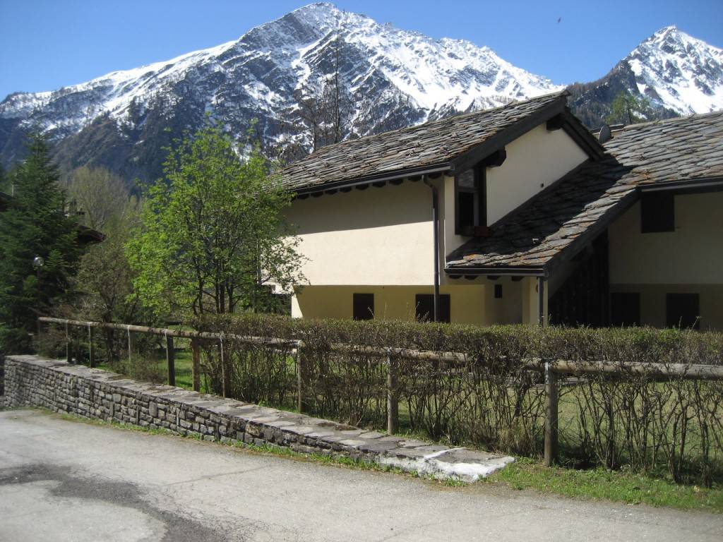 Box / garage a Courmayeur in Via dei Larici, 12 - Foto 2