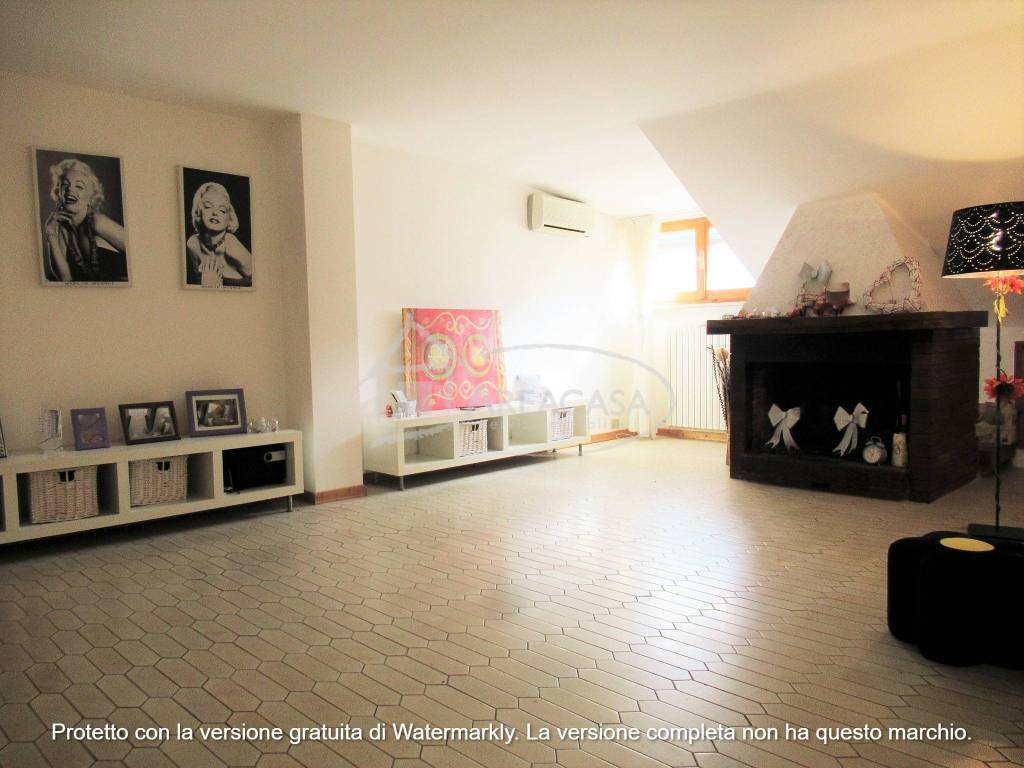 Attico / mansarda a Folignano in Via Genova, 48 - Foto 2