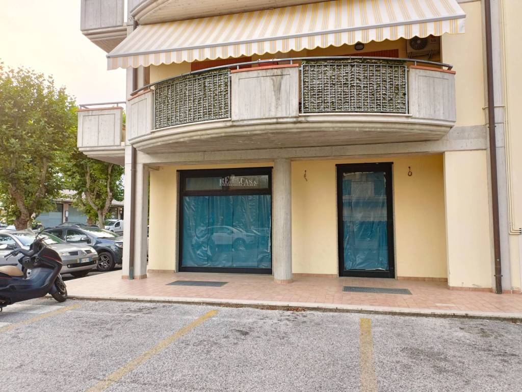 Appartamento a Spinetoli in VIA G. DELEDDA, 35 - Foto 3