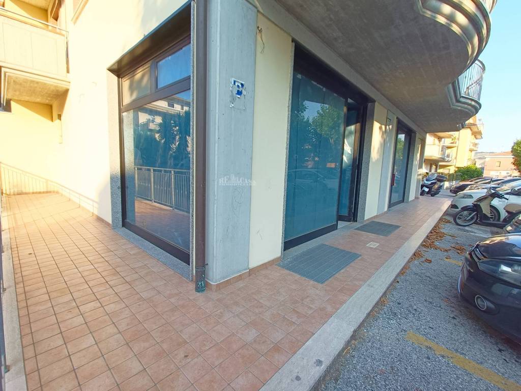 Appartamento a Spinetoli in VIA G. DELEDDA, 35 - Foto 4