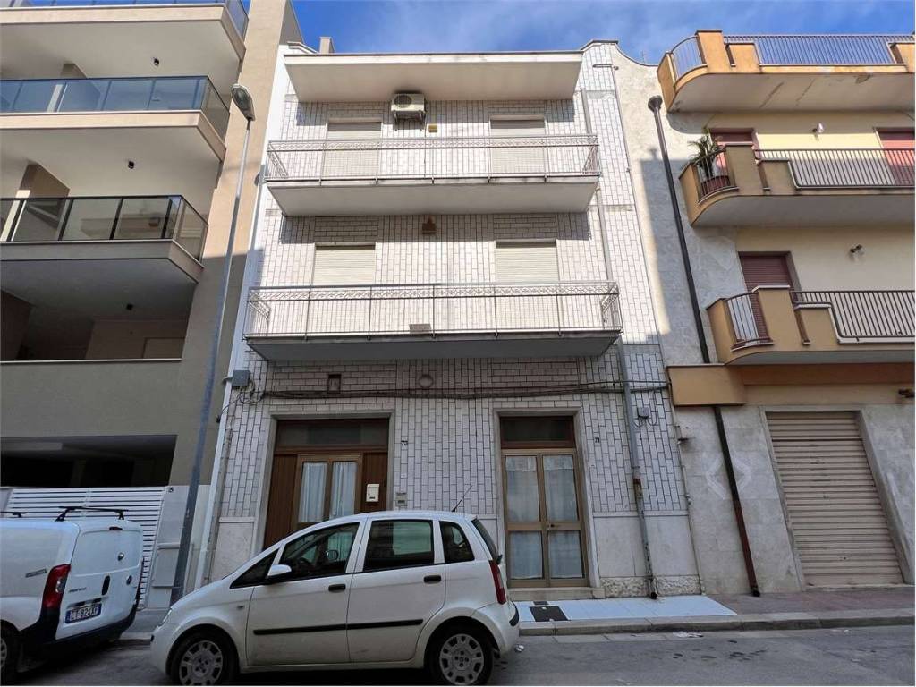 Palazzo / stabile a Andria in Via Lissa , 63 - Foto 2