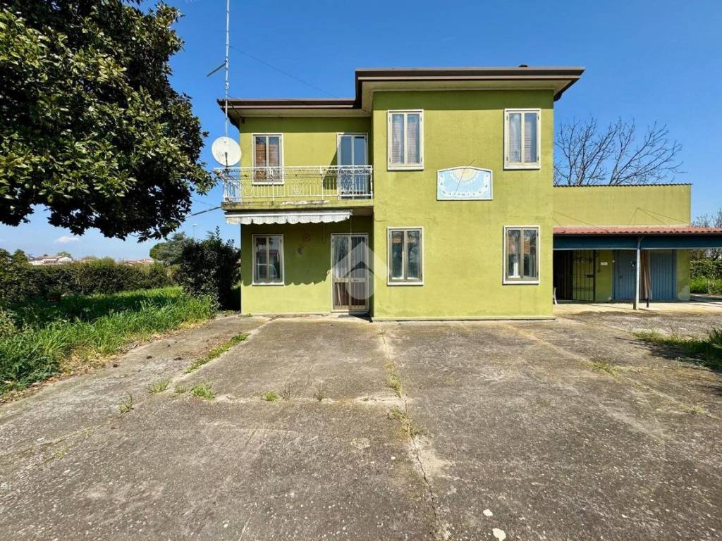 Casa indipendente a Rovigo in Viale dei Mille, 238 - Foto 2