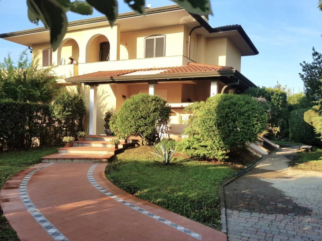 Villa a Pietrasanta in Via Sparta, 13 - Foto 2