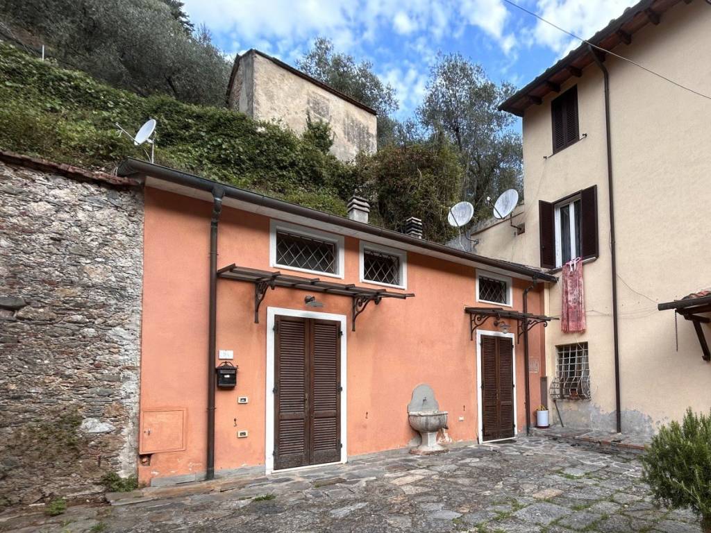 Villetta a schiera a Pietrasanta in VALDICASTELLO LOCALITA' LA PIEVE - Foto 2