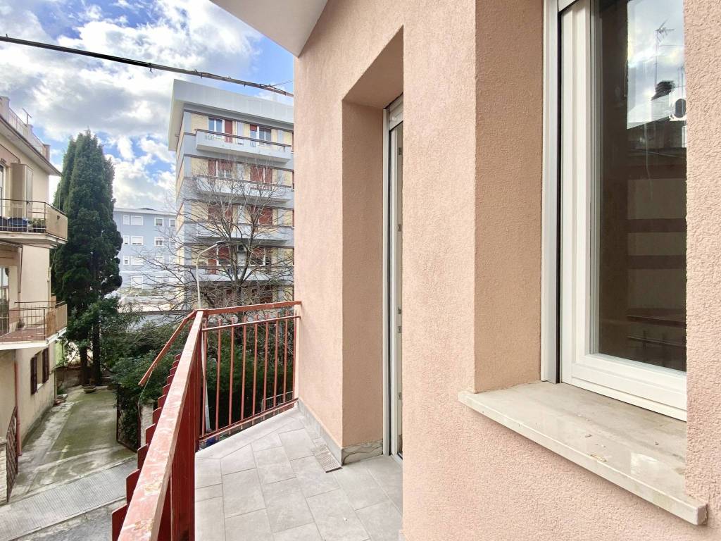 Appartamento a Falconara marittima in Via Lorenzo Cesanelli - Foto 3
