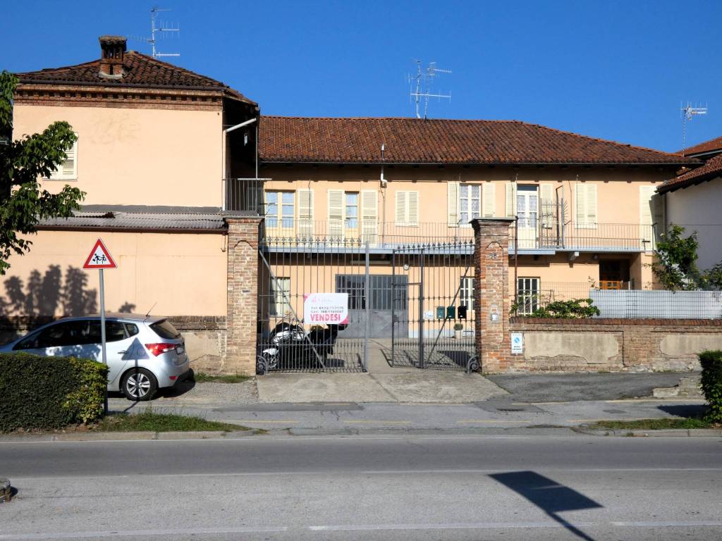 Palazzo / stabile a Bra in Viale Madonna dei Fiori - Foto 2
