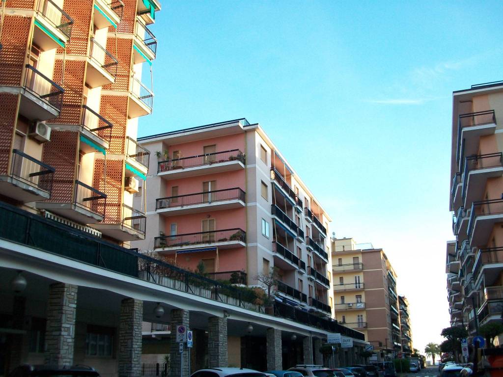 Appartamento a Andora in Via Andrea Doria, 48 - Foto 2