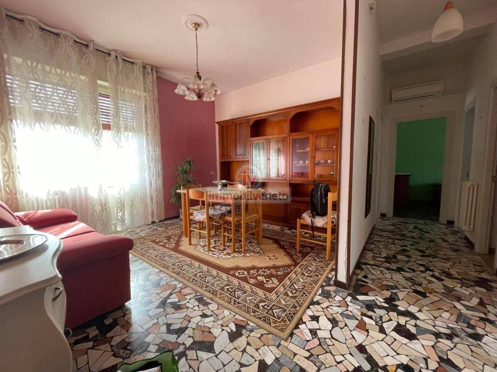 Appartamento a Lonigo in VIA ROMA, 52 - Foto 2