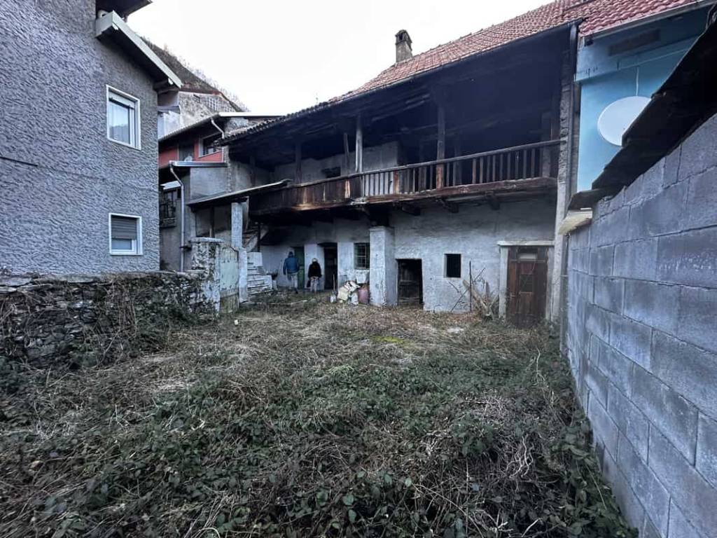 Casa indipendente a Varallo in Via alla Campagna - Foto 2