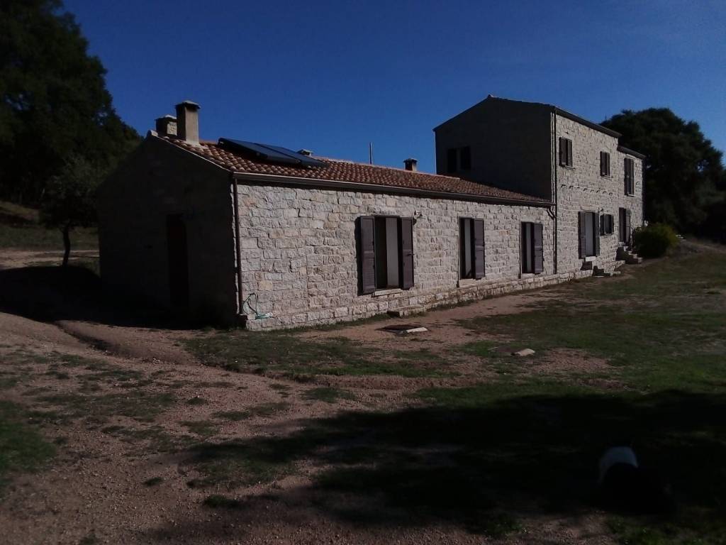 Villa a Tempio pausania in Strada Statale del Lago del Coghinas - Foto 4