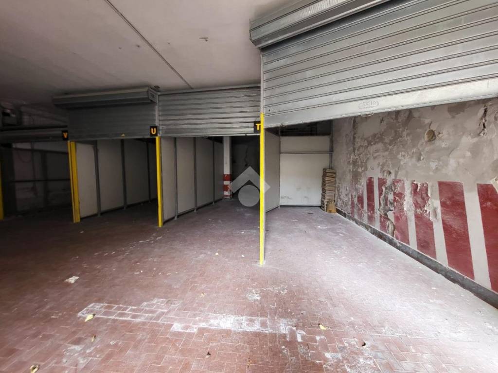 Box / garage a Napoli in Via Michelangelo da Caravaggio, 194 - Foto 2