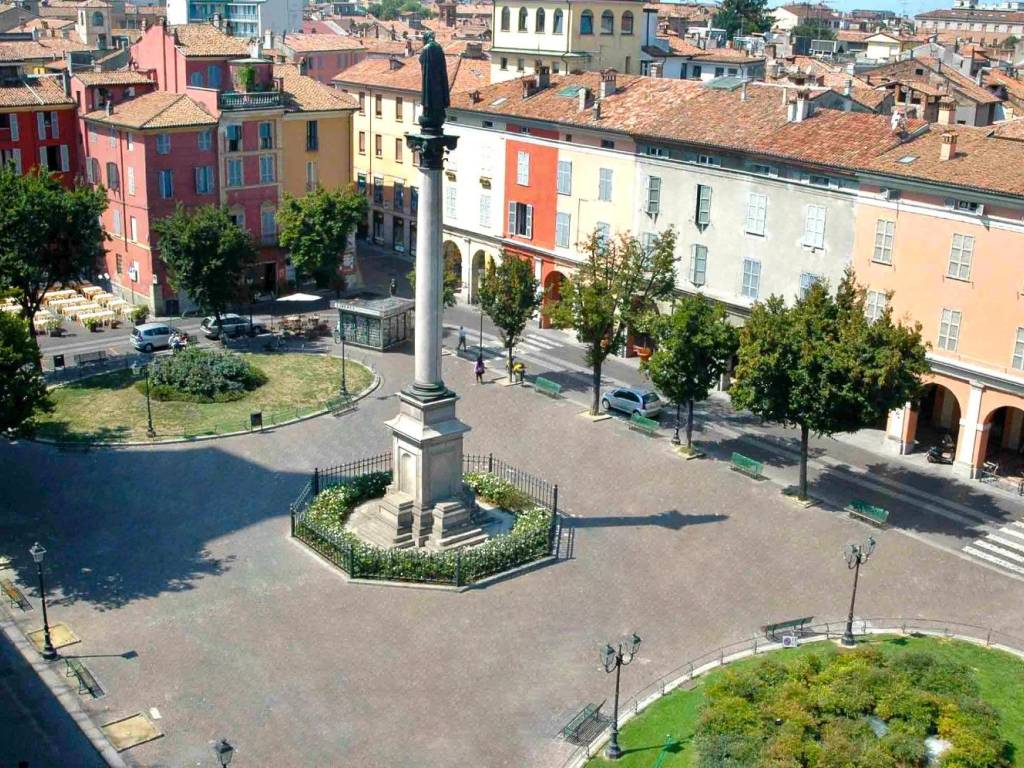 Appartamento a Piacenza in Piazza Duomo - Foto 3