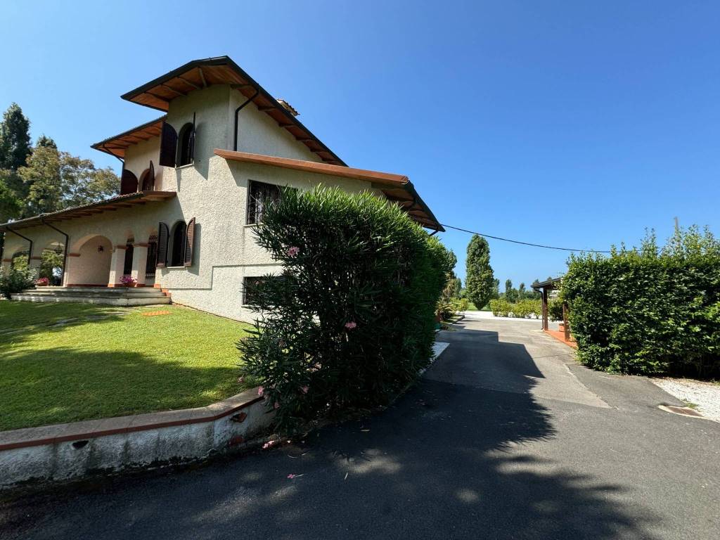 Villa a Pietrasanta in Via Arginello, 61 - Foto 2