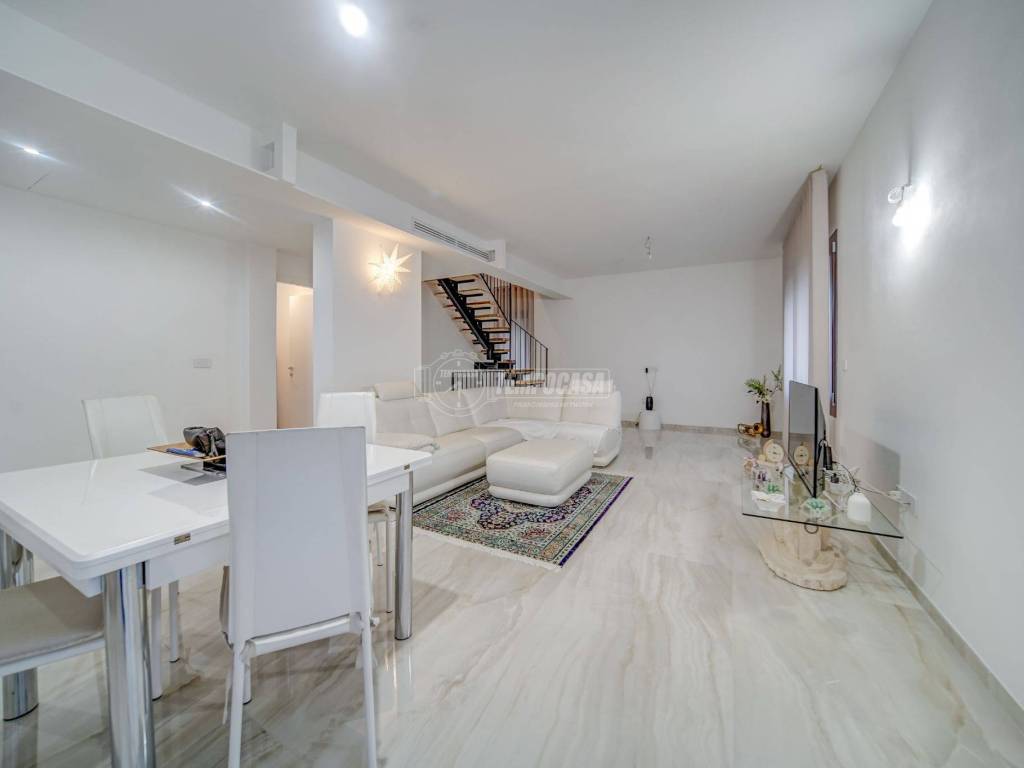 Villa a Somma lombardo in Via Binaghi, 39 - Foto 3