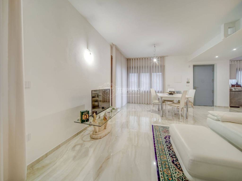Villa a Somma lombardo in Via Binaghi, 39 - Foto 5