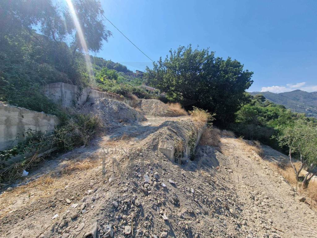 Terreno a Ventimiglia in Via Ciappin, 185 - Foto 2