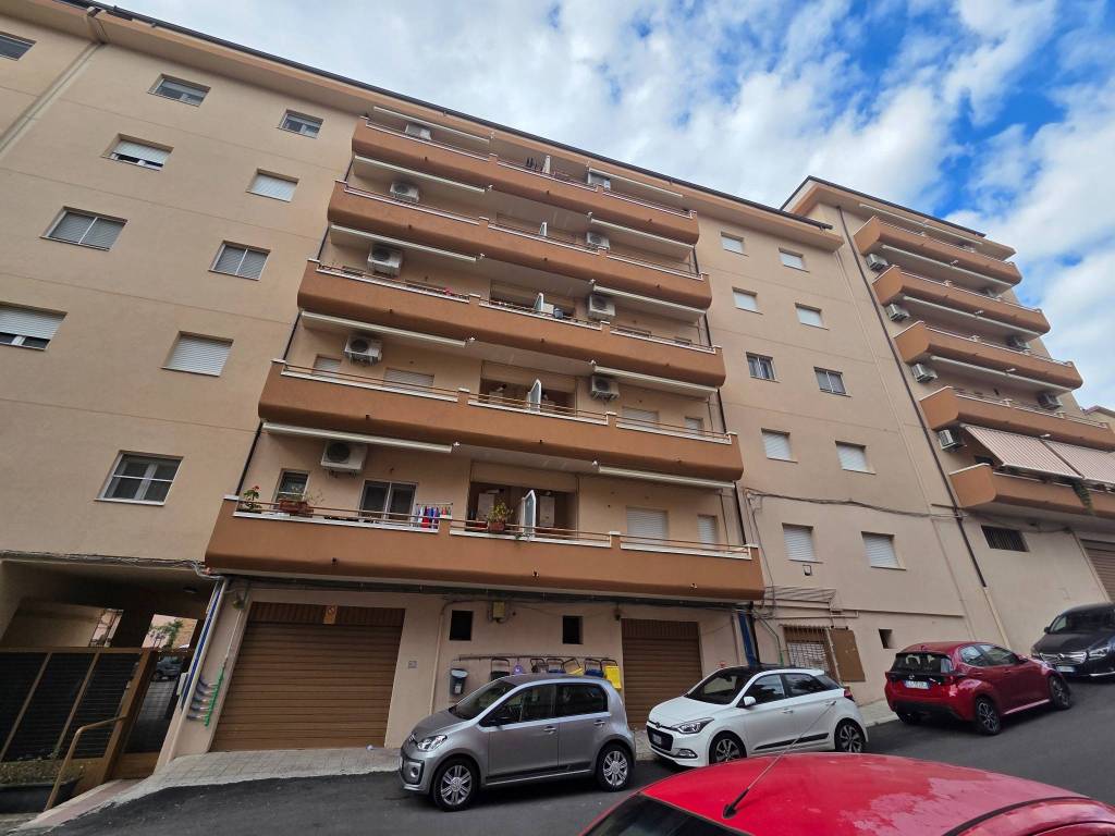 Appartamento a Reggio calabria in Via Ciccarello Diramazione 4 - Foto 2