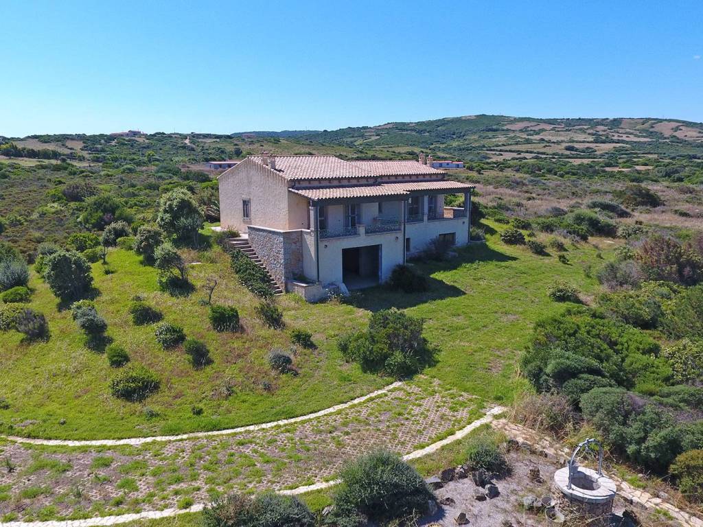 Villa a Aglientu in Strada Castelsardo-Santa Teresa Gallura - Foto 2