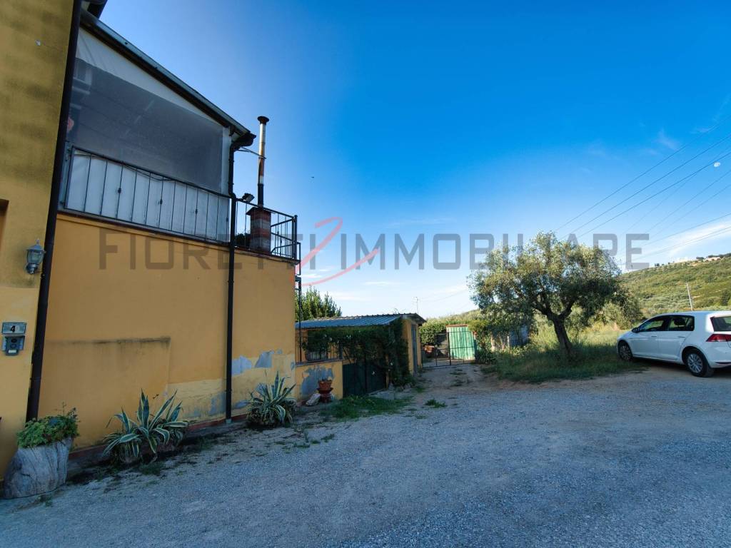 Casa indipendente a Campiglia marittima in Via Suveretana - Foto 5