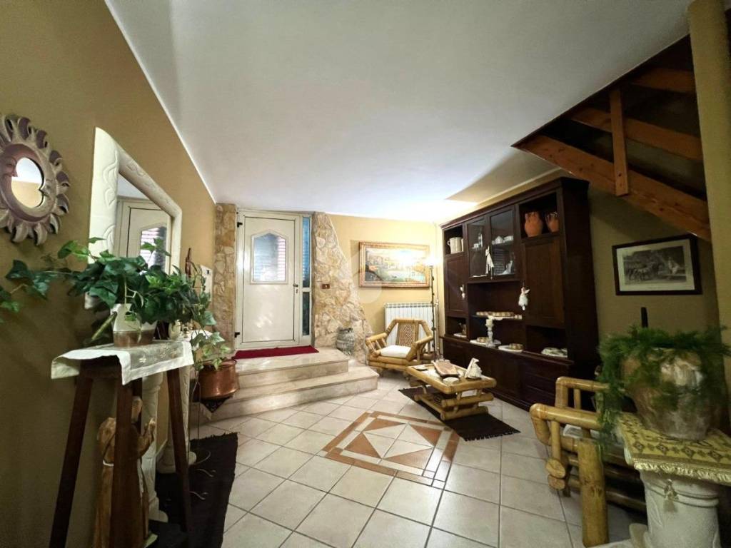 Casa indipendente a Latiano in Via Giuseppe Albanese, 71 - Foto 2