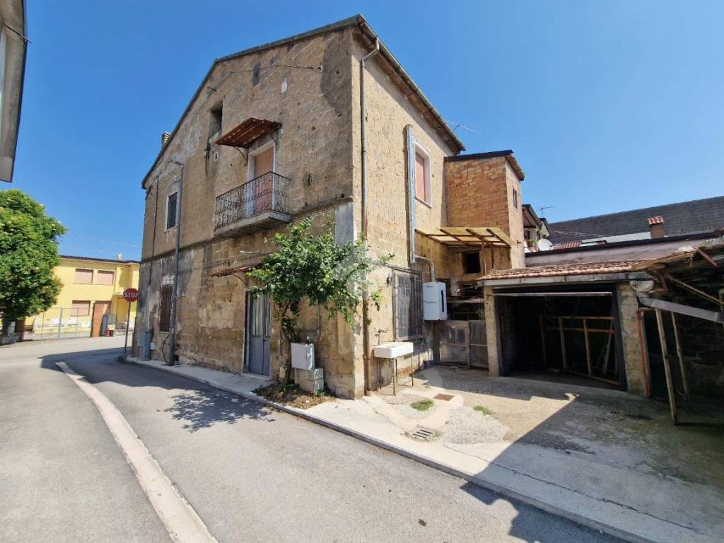 Casa indipendente a Dugenta in Via Nazionale, 75 - Foto 2