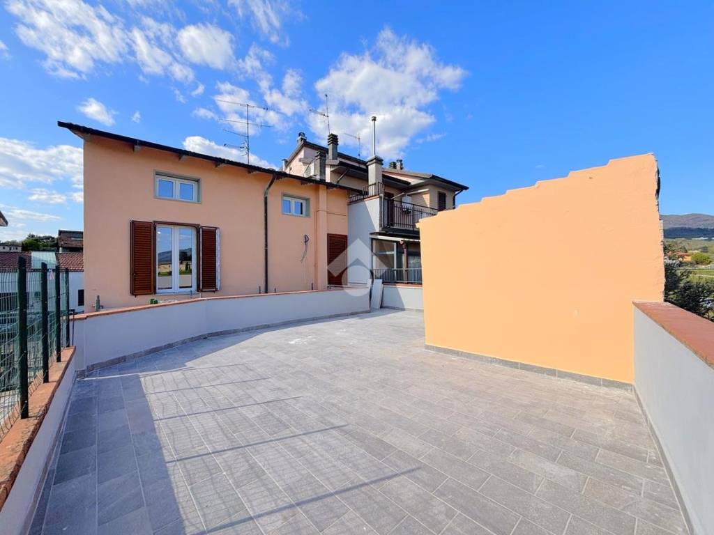 Casa indipendente a Montemurlo in Via Circonvallazione Sinistra, 47 - Foto 3