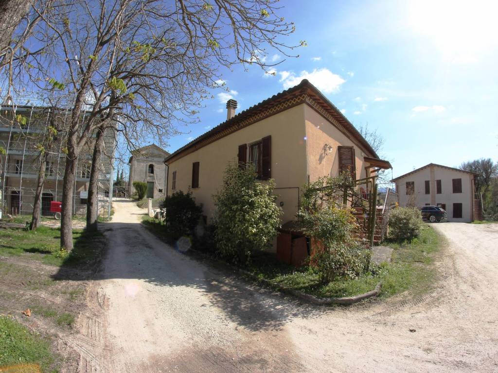 Villa a Fabriano in Frazione Rocchetta - Foto 2