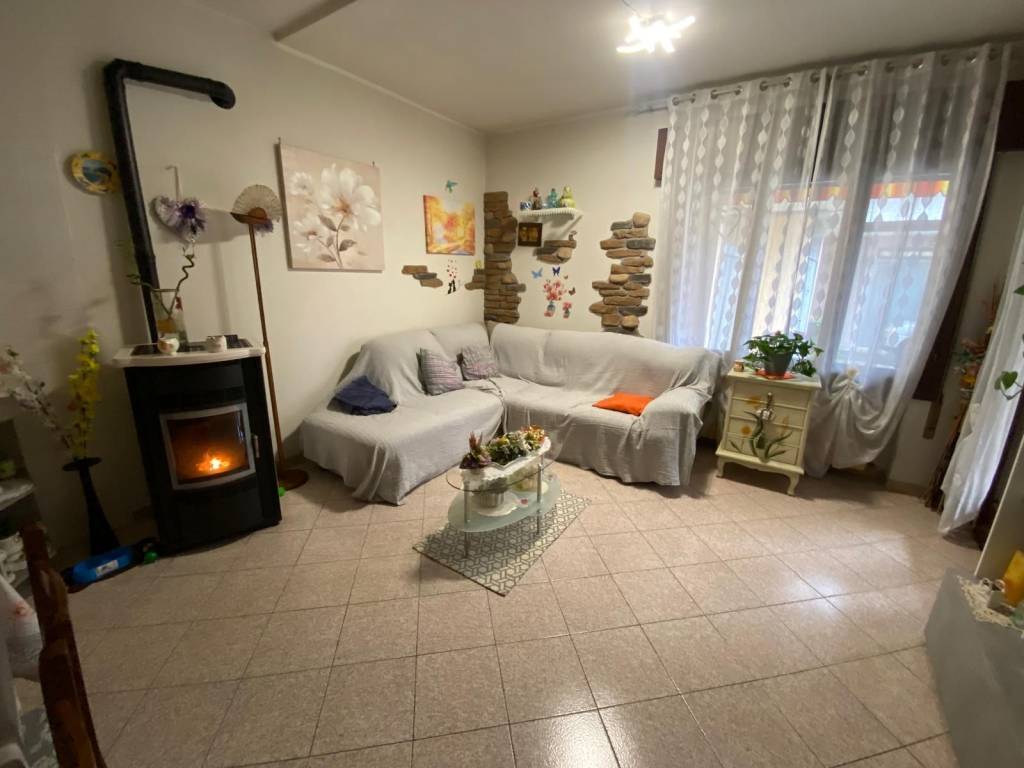 Appartamento a Torreglia in Via Ippolito Nievo - Foto 2