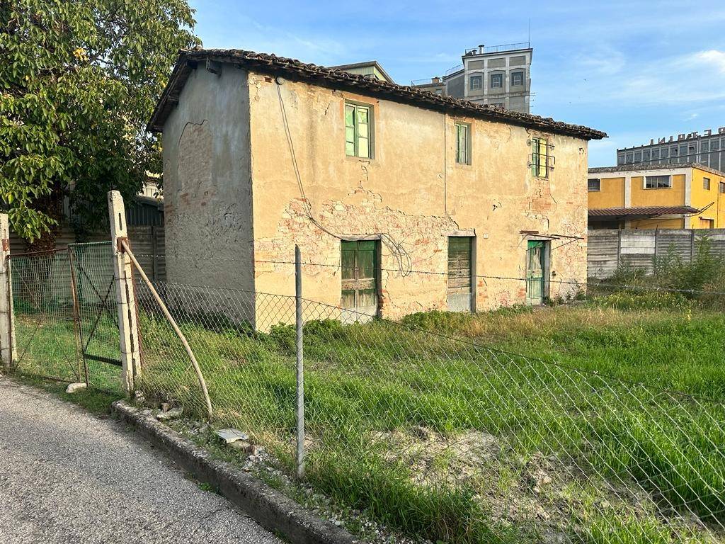 Rustico / casale a Bastia umbra in Via Chiascio - Foto 4