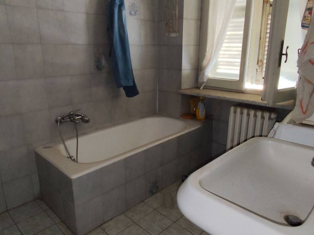 Appartamento a Asti in Piazza Medaglie d'Oro - Foto 4