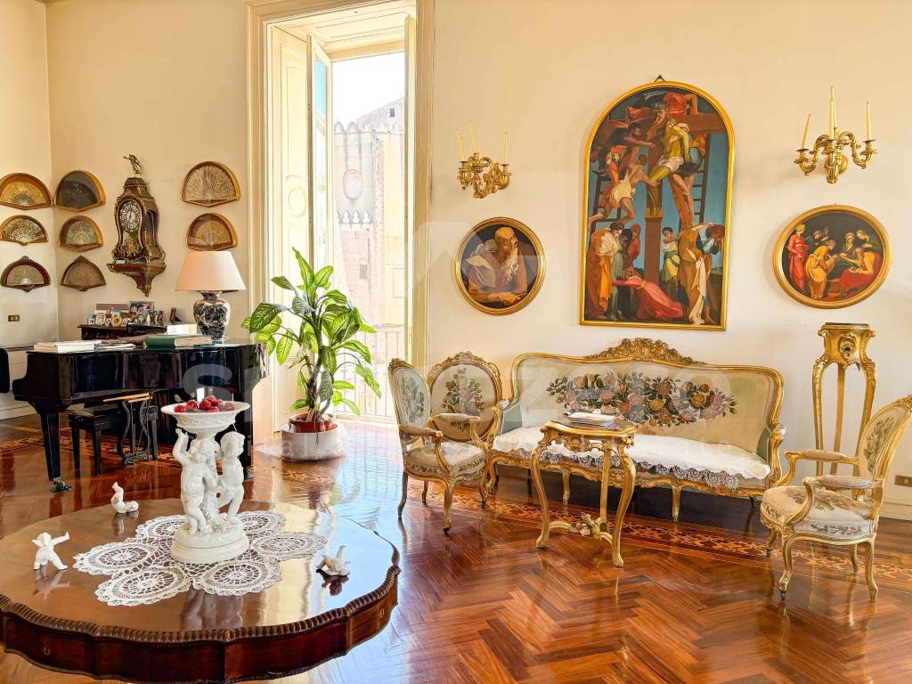 Appartamento a Napoli in Via Mezzocannone, 143 - Foto 4