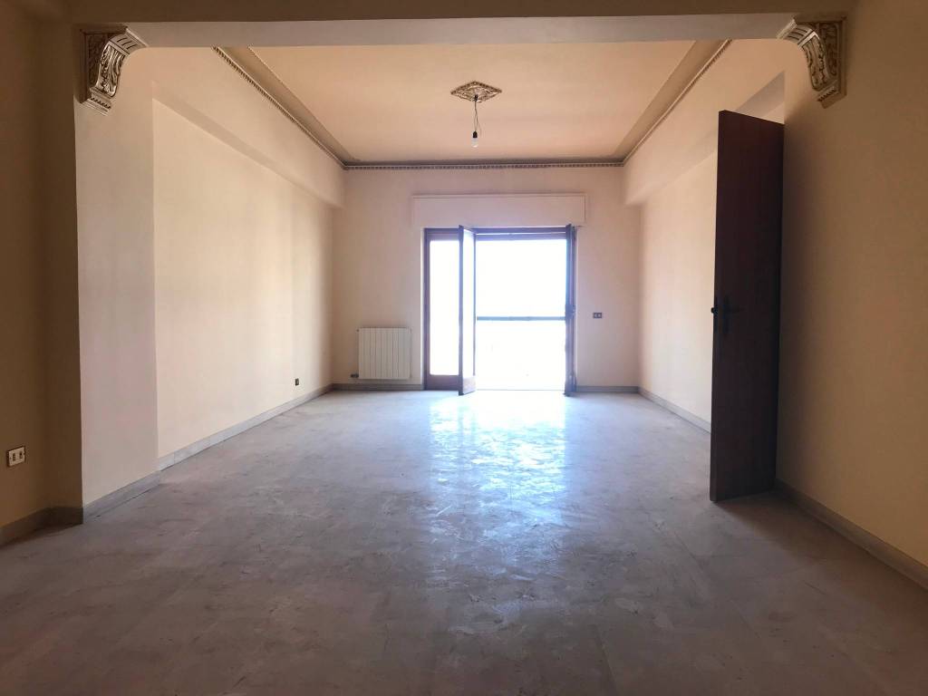 Appartamento a Reggio calabria in Via Reggio Campi Tronco 1 - Foto 5