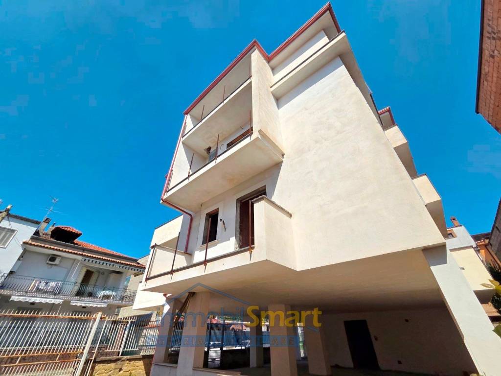 Palazzo / stabile a Gricignano di aversa in Via Ronza - Foto 3