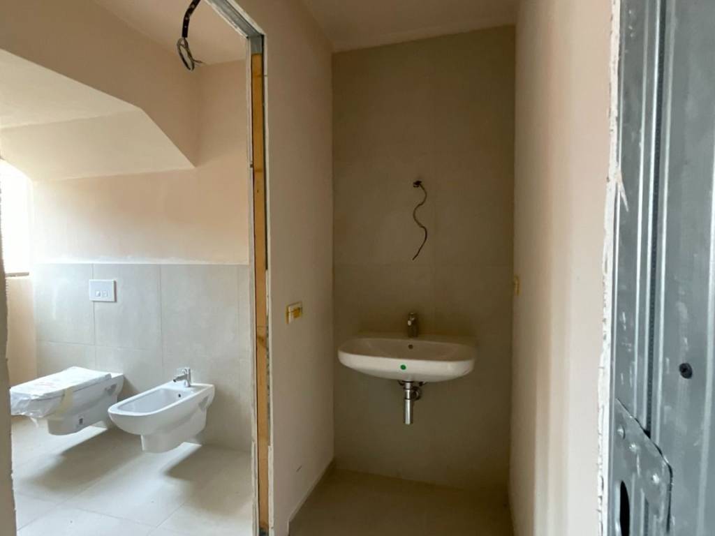 Appartamento a Cannobio in Via Paolo Zaccheo, 16 - Foto 2