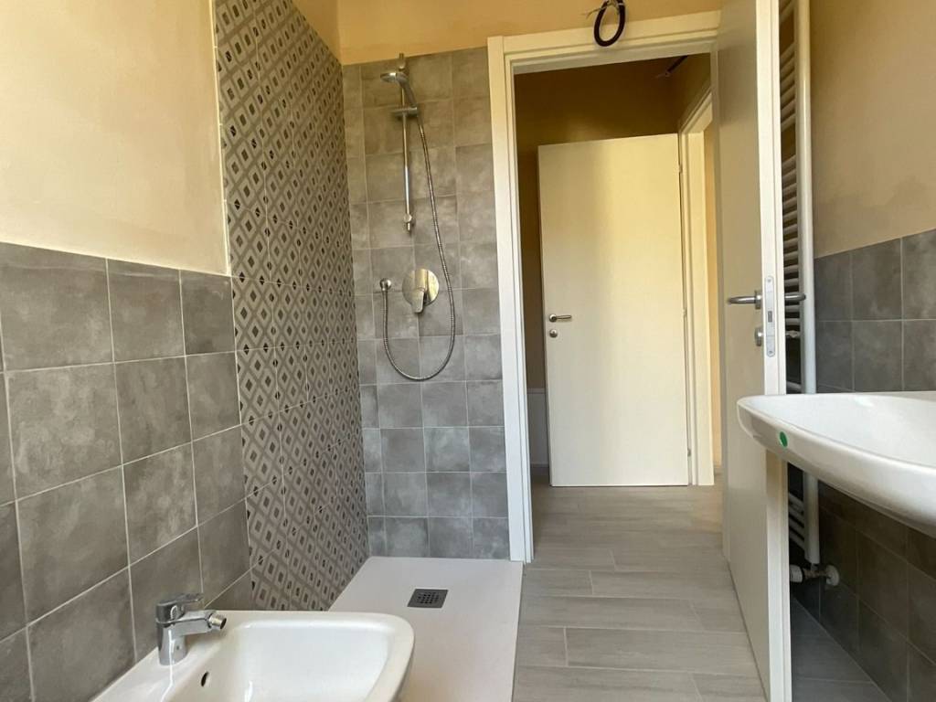Appartamento a Cannobio in Via Paolo Zaccheo, 16 - Foto 2