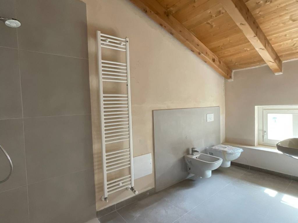 Appartamento a Cannobio in Via Paolo Zaccheo, 16 - Foto 3