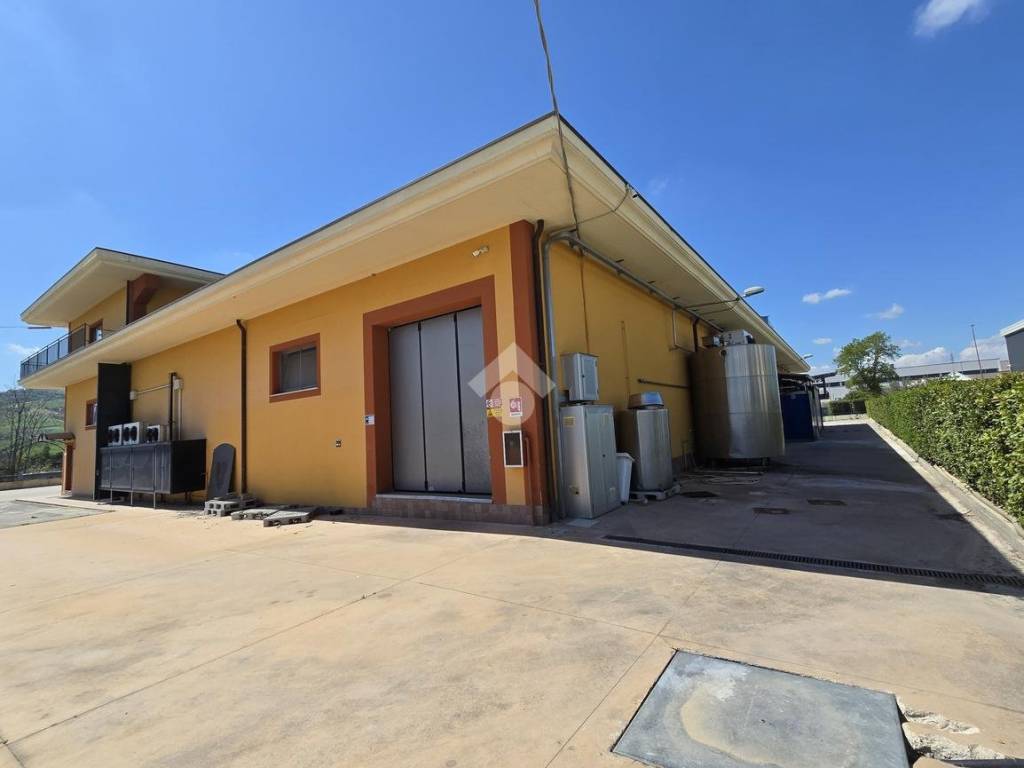 Immobile a Teramo in Via SS 80 - Foto 3