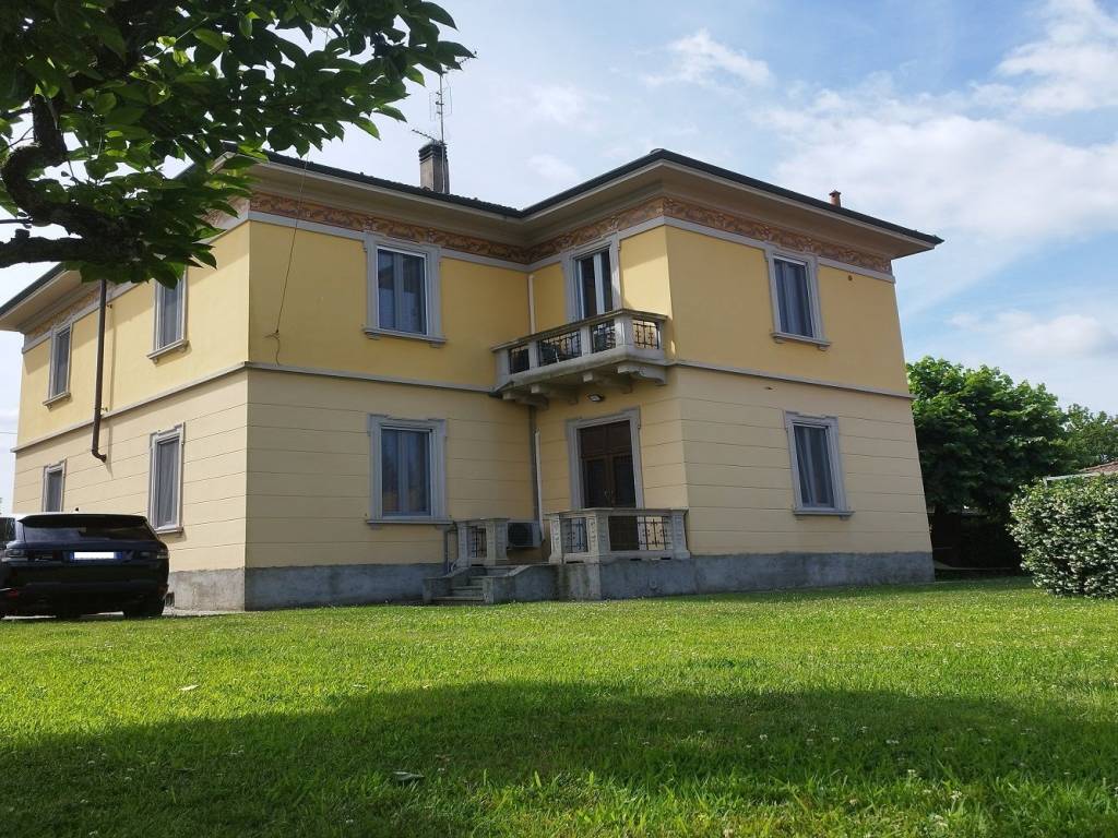 Villa a Castelletto sopra ticino in Viale Armando Diaz - Foto 4
