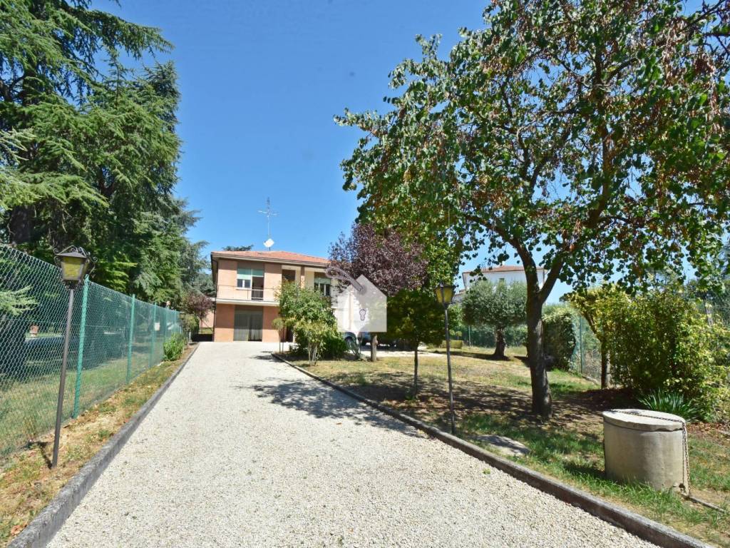 Casa indipendente a Montecassiano in Strada Provinciale Septempedana - Foto 2